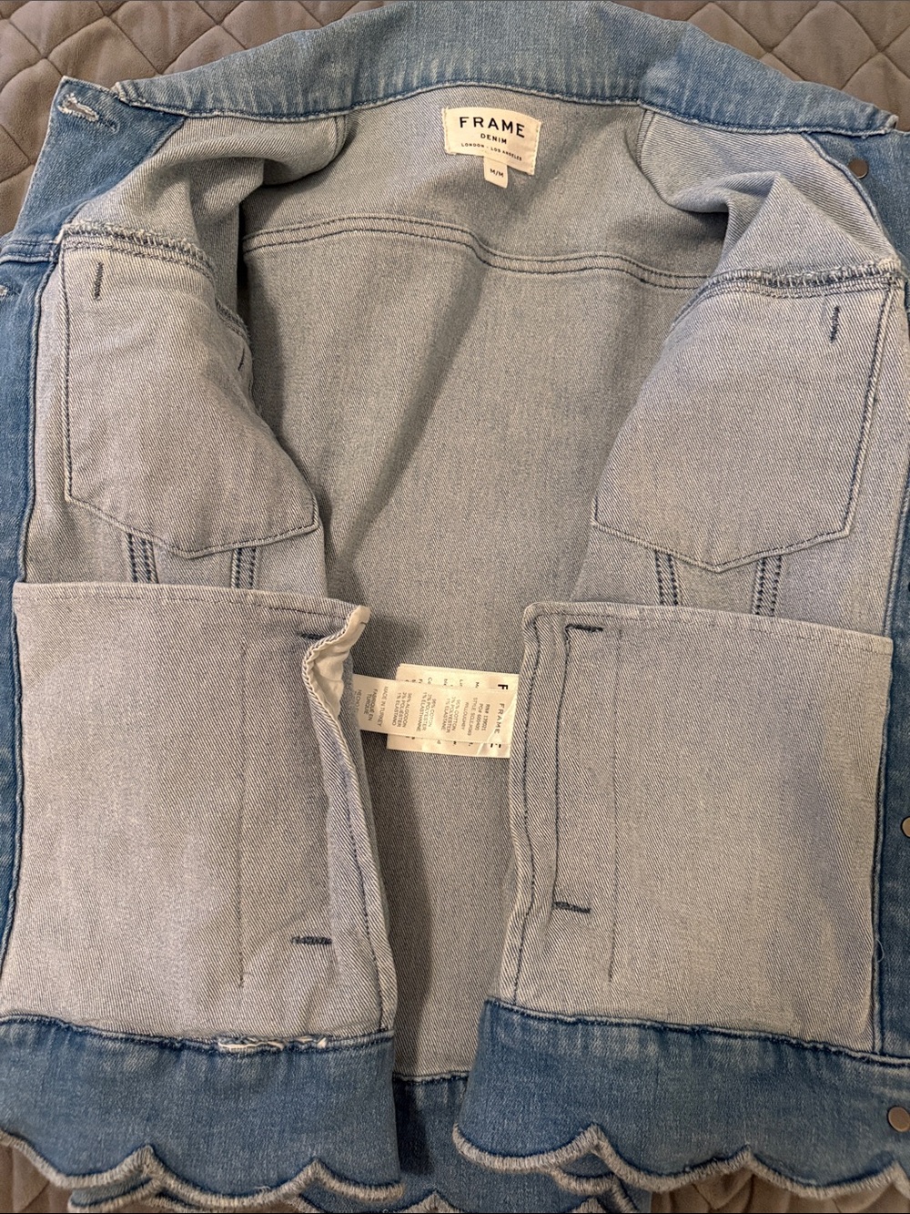 Frame Denim Women’s Willoughby Scallop Hem Light Blue Jean Jacket Size Medium - Picture 16 of 16